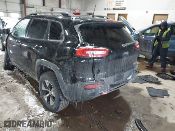 2018 Jeep Cherokee Trailhawk z VIN 1C4PJMBB8JD567438, wystawiony jako IAAI lot #41620927 z przebiegiem 109 041 mil mil oraz . Historia ofert i sprzedaży dostępna na DreamBid. Obrazek 3.