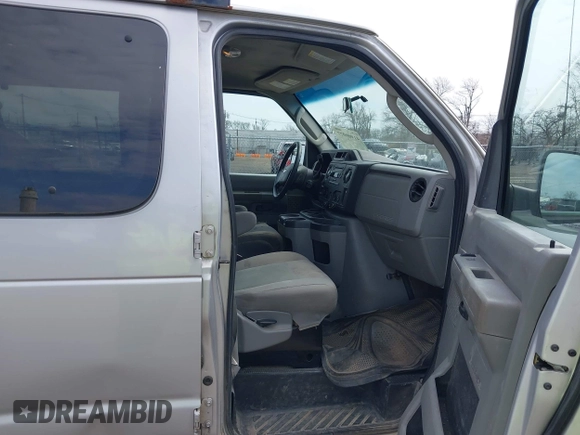 2014 Ford Econoline Passenger XL z VIN 1FBSS3BL9EDA86585, wystawiony jako IAAI lot #41909977 z przebiegiem 167 911 mil mil oraz . Historia ofert i sprzedaży dostępna na DreamBid. Obrazek 5.