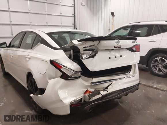 2022 Nissan Altima SR with VIN 1N4BL4CV8NN344643, listed as a IAAI auction lot 41755102 with 61,303 mi miles and . Bid and sale history available at DreamBid. Image 6.