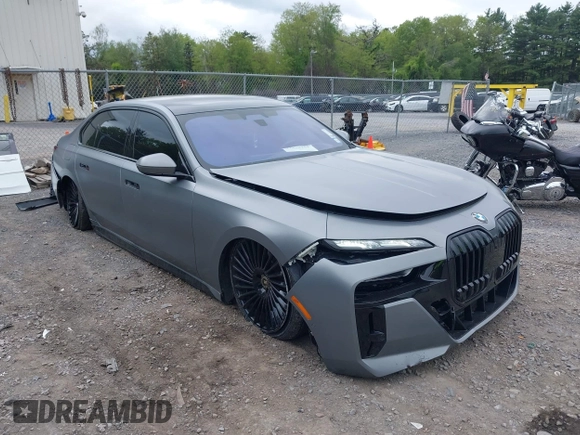 2023 BMW 7 Series 760i xDrive с VIN WBA33EJ04PCM74863, выставлен на аукционе IAAI как лот 42298285 с пробегом 22 801 миль миль и . История ставок и продаж доступна на DreamBid. Изображение 6.