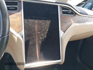 2017 Tesla Model X 90D z VIN 5YJXCBE24HF044656, wystawiony jako IAAI lot #40054420 z przebiegiem 137 621 mil mil oraz . Historia ofert i sprzedaży dostępna na DreamBid. Obrazek 18.