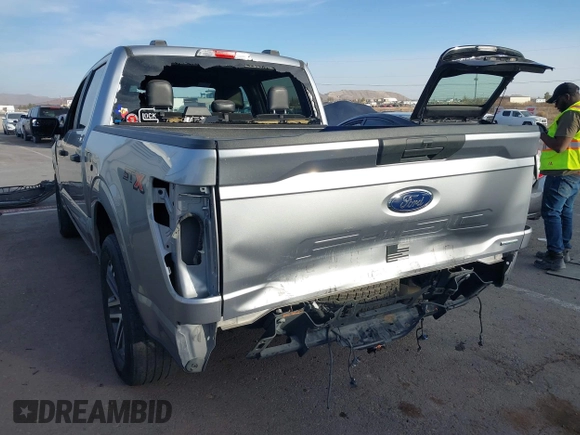 2021 Ford F-150 XL z VIN 1FTEW1CP1MFA69303, wystawiony jako IAAI lot #41593902 z przebiegiem 116 841 mil mil oraz . Historia ofert i sprzedaży dostępna na DreamBid. Obrazek 3.