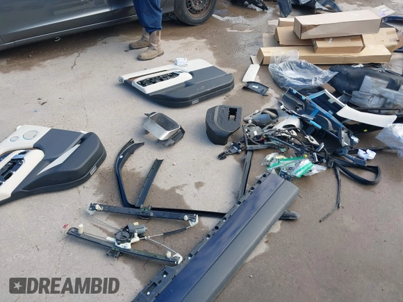 2019 Land Rover Range Rover с VIN SALGS2RE7KA542043, выставлен на аукционе IAAI как лот 41091478 с пробегом 39 073 миль миль и . История ставок и продаж доступна на DreamBid. Изображение 12.