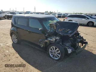 2018 Kia Soul + with VIN KNDJP3A5XJ7561553, listed as a Copart auction lot 50185385 with 0 mi miles and Salvage Title. Bid and sale history available at carsss.com. Image 4.
