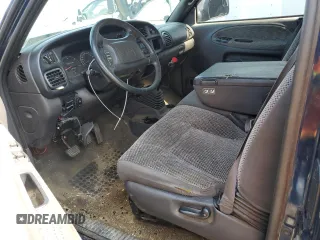 2001 Dodge Ram 3500 with VIN 1B7MC33711J607877, listed as a Copart auction lot 71581024 with 186,115 mi miles and Salvage Title. Bid and sale history available at carsss.com. Image 7.
