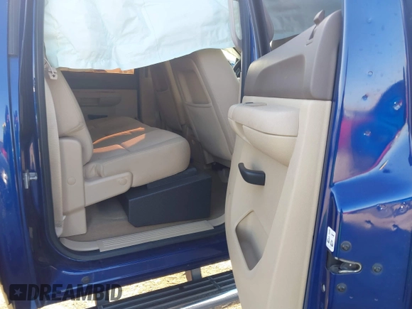 2013 Chevrolet Silverado 1500 LT with VIN 3GCPKSE74DG373909, listed as a IAAI auction lot 41844261 with 108,991 mi miles. Bid and sale history available at carsss.com. Image 8.