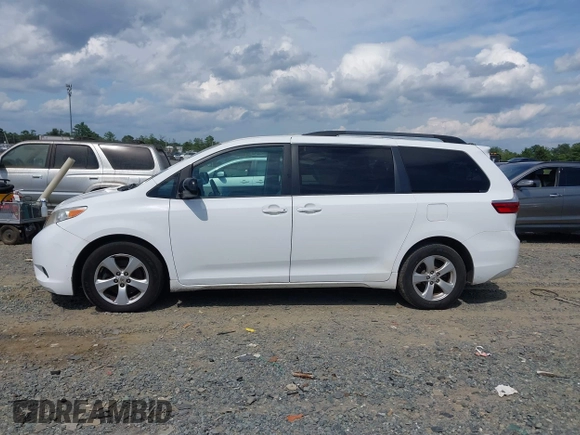 2017 Toyota Sienna LE Auto Access Seat z VIN 5TDKZ3DC5HS826355, wystawiony jako IAAI lot #42802103 z przebiegiem 310 281 mil mil oraz . Historia ofert i sprzedaży dostępna na DreamBid. Obrazek 14.
