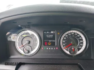 2022 Ram 1500 Tradesman z VIN 3C6RR6KG5NG352432, wystawiony jako IAAI lot #41528831 z przebiegiem 36 717 mil mil oraz . Historia ofert i sprzedaży dostępna na DreamBid. Obrazek 7.
