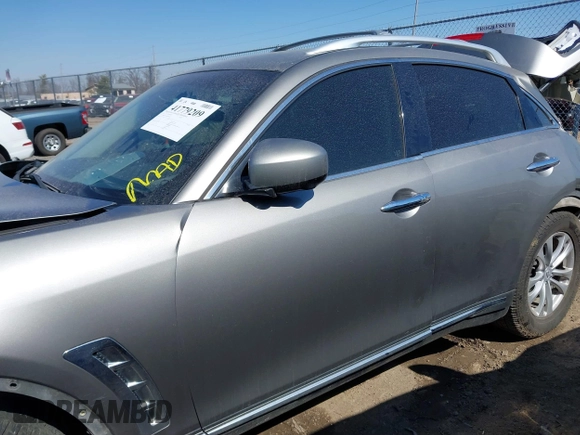 2011 Infiniti FX z VIN JN8AS1MW1BM733922, wystawiony jako IAAI lot #41779209 z przebiegiem 174 575 mil mil oraz . Historia ofert i sprzedaży dostępna na DreamBid. Obrazek 15.