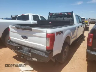 2018 Ford F-350 XL with VIN 1FT8W3BT5JEB89050, listed as a Copart auction lot 54020355 with 150,621 mi miles and Clean Title. Bid and sale history available at DreamBid. Image 3.