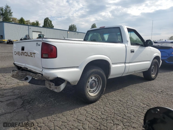 2002 GMC Sonoma SL with VIN 1GTCS145828259598, listed as a Copart auction lot 67961124 with 183,710 mi miles and Salvage Title. Bid and sale history available at carsss.com. Image 3.