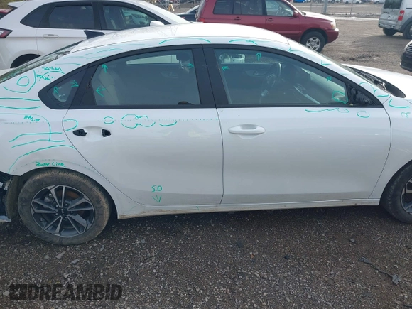 2024 Kia Forte LXS z VIN 3KPF24AD6RE837739, wystawiony jako IAAI lot #41963725 z przebiegiem 14 176 mil mil oraz . Historia ofert i sprzedaży dostępna na DreamBid. Obrazek 13.
