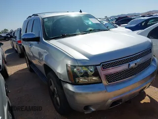 2013 Chevrolet Tahoe LS с VIN 1GNSKAE06DR286575, выставлен на аукционе IAAI как лот 42595609 с пробегом 216 059 миль миль и . История ставок и продаж доступна на DreamBid. Изображение 1.