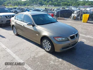 2006 BMW 3 Series 325xi z VIN WBAVD13546KV03001, wystawiony jako IAAI lot #42392670 z przebiegiem Nie podano mil oraz . Historia ofert i sprzedaży dostępna na DreamBid. Obrazek 1.