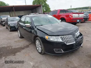 2010 Lincoln MKZ z VIN 3LNHL2GC7AR628804, wystawiony jako IAAI lot #42324039 z przebiegiem 137 103 mil mil oraz . Historia ofert i sprzedaży dostępna na DreamBid. Obrazek 1.