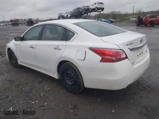 2014 Nissan Altima 2.5 S with VIN 1N4AL3AP7EC197172, listed as a IAAI auction lot 42019200 with 142,336 mi miles. Bid and sale history available at carsss.com. Image 3.