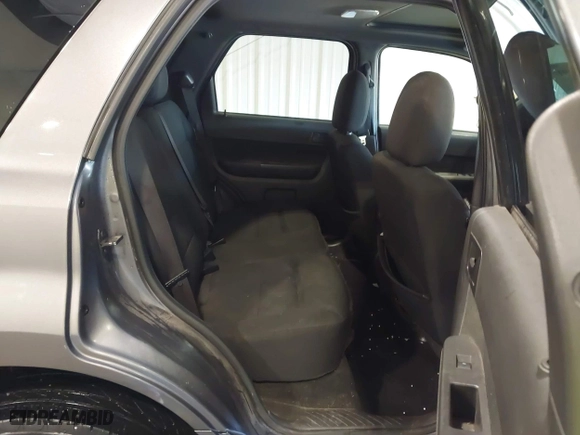 2010 Ford Escape XLT with VIN 1FMCU0D75AKA12803, listed as a IAAI auction lot 41339117 with 175,580 mi miles. Bid and sale history available at carsss.com. Image 8.