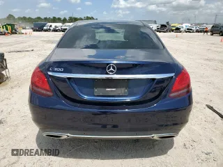 2020 Mercedes-Benz C 300 with VIN 55SWF8DB1LU326414, listed as a Copart auction lot 58717905 with 33,471 mi miles and Salvage title. Bid and sale history available at DreamBid. Image 6.