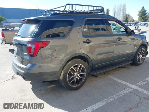2019 Ford Explorer Sport with VIN 1FM5K8GTXKGA42549, listed as a IAAI auction lot 41548999 with 117,613 mi miles and . Bid and sale history available at carsss.com. Image 4.