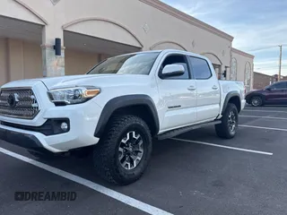 2017 Toyota Tacoma SR5 with VIN 5TFCZ5AN1HX116613, listed as a Copart auction lot 54272925 with 196,385 mi miles and Clean Title. Bid and sale history available at DreamBid. Image 2.