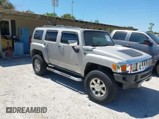 2006 Hummer H3 with VIN 5GTDN136768104397, listed as a IAAI auction lot 42020632 with 127,233 mi miles. Bid and sale history available at carsss.com. Image 1.