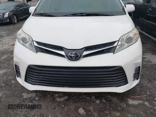 2018 Toyota Sienna LE Auto Access Seat with VIN 5TDKZ3DC7JS962959, listed as a IAAI auction lot 41614517 with 89,362 mi miles. Bid and sale history available at carsss.com. Image 6.