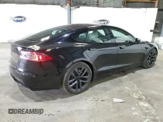 2021 Tesla Model S Plaid with VIN 5YJSA1E68MF432125, listed as a Copart auction lot 60843515 with 5,581 mi miles and Salvage title. Bid and sale history available at DreamBid. Image 3.