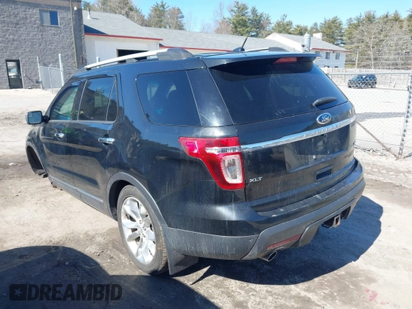 2014 Ford Explorer XLT z VIN 1FM5K8D87EGA15409, wystawiony jako IAAI lot #41768883 z przebiegiem 121 207 mil mil oraz . Historia ofert i sprzedaży dostępna na DreamBid. Obrazek 3.