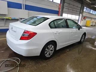 2012 Honda Civic LX z VIN 2HGFB2F50CH310377, wystawiony jako Copart lot #54486415 z przebiegiem 120 805 mil mil oraz Czysty tytuł • Clean title. Historia ofert i sprzedaży dostępna na DreamBid. Obrazek 3.