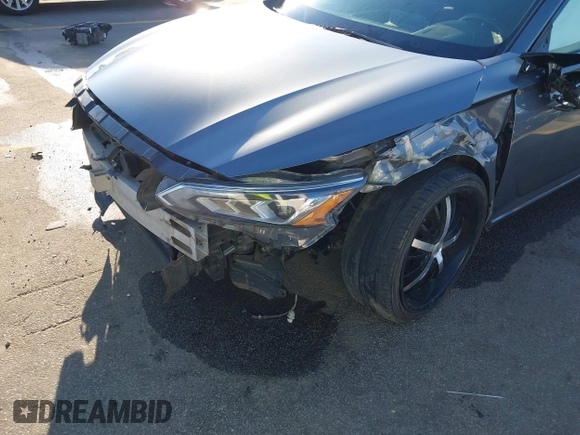 2019 Nissan Altima 2.5 SV with VIN 1N4BL4DV9KN300192, listed as a IAAI auction lot 41880131 with 144,983 mi miles. Bid and sale history available at carsss.com. Image 6.