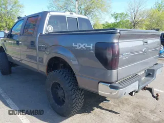 2010 Ford F-150 XL z VIN 1FTEW1E80AFA43583, wystawiony jako IAAI lot #42128735 z przebiegiem 139 654 mil mil oraz . Historia ofert i sprzedaży dostępna na DreamBid. Obrazek 3.