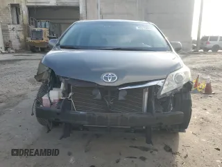 2011 Toyota Sienna XLE with VIN 5TDDK3DC0BS003417, listed as a Copart auction lot 45875025 with 191,569 mi miles and Salvage Title. Bid and sale history available at carsss.com. Image 5.