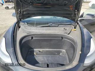 2020 Tesla Model 3 Standard Range Plus z VIN 5YJ3E1EA9LF606716, wystawiony jako Copart lot #52807955 z przebiegiem 40 393 mil mil oraz Szkoda całkowita • Salvage title. Historia ofert i sprzedaży dostępna na DreamBid. Obrazek 11.