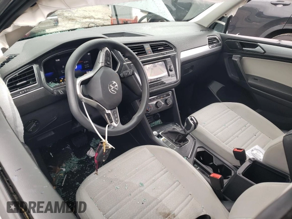 2022 Volkswagen Tiguan S z VIN 3VV1B7AX0NM131082, wystawiony jako Copart lot #47800415 z przebiegiem 59 966 mil mil oraz Szkoda całkowita • Salvage title. Historia ofert i sprzedaży dostępna na DreamBid. Obrazek 8.