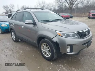 2015 Kia Sorento LX z VIN 5XYKTDA60FG649259, wystawiony jako IAAI lot #41935821 z przebiegiem 161 046 mil mil oraz . Historia ofert i sprzedaży dostępna na DreamBid. Obrazek 1.