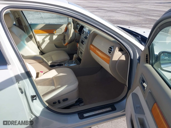 2008 Lincoln MKZ with VIN 3LNHM26T68R626650, listed as a IAAI auction lot 41685211 with 52,373 mi miles. Bid and sale history available at carsss.com. Image 5.