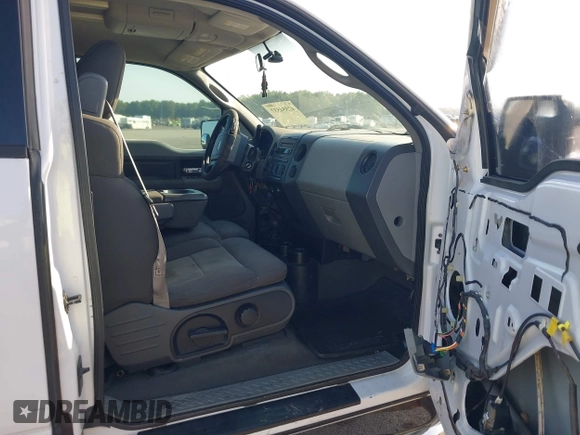 2004 Ford F-150 XLT с VIN 1FTPX14514NA35791, выставлен на аукционе IAAI как лот 42554537 с пробегом Не указан миль и . История ставок и продаж доступна на DreamBid. Изображение 5.
