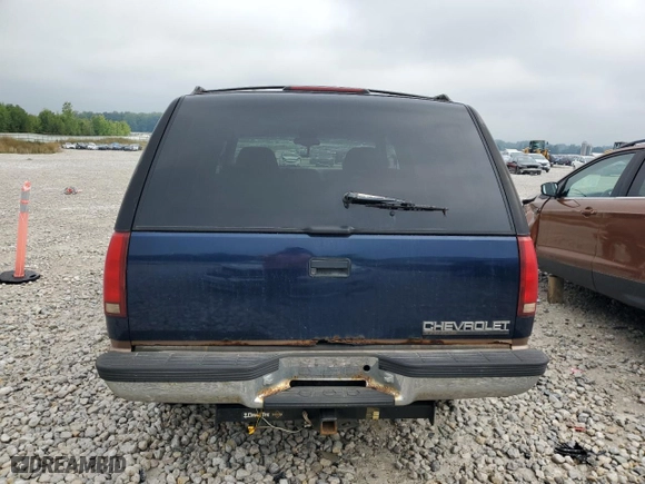 1998 Chevrolet Tahoe with VIN 1GNEK13R2WJ376001, listed as a Copart auction lot 66877074 with 267,012 mi miles and Clean Title. Bid and sale history available at carsss.com. Image 6.