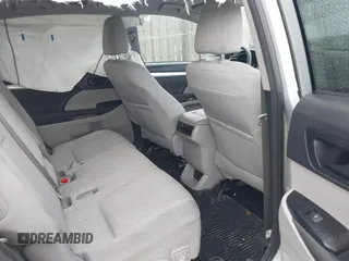 2018 Toyota Highlander LE z VIN 5TDZARFH2JS037796, wystawiony jako IAAI lot #42290819 z przebiegiem 62 638 mil mil oraz . Historia ofert i sprzedaży dostępna na DreamBid. Obrazek 8.