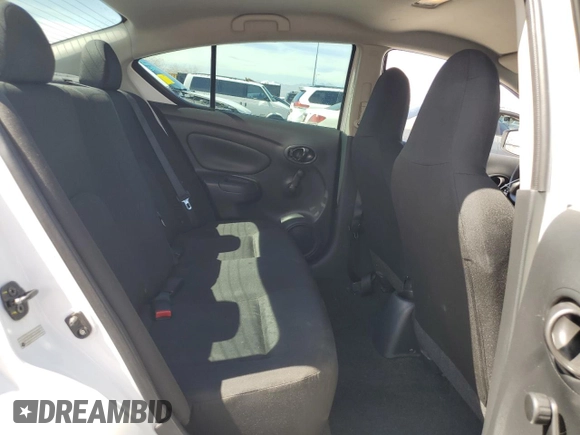 2016 Nissan Versa S z VIN 3N1CN7AP4GL884530, wystawiony jako Copart lot #50576085 z przebiegiem 79 627 mil mil oraz Szkoda całkowita • Salvage title. Historia ofert i sprzedaży dostępna na DreamBid. Obrazek 10.