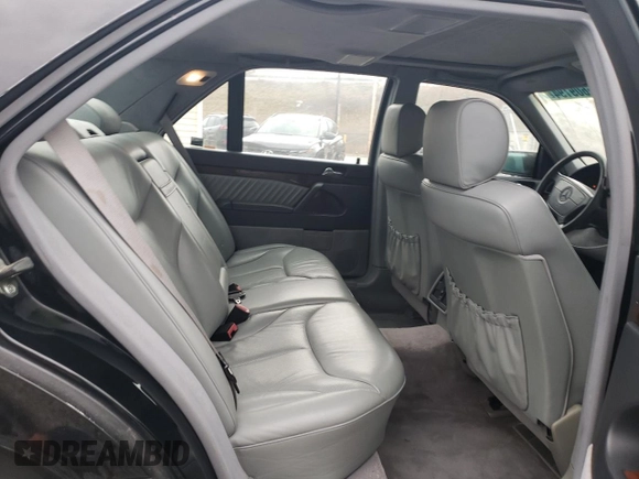 1993 Mercedes-Benz 500 с VIN WDBGA51E7PA109156, выставлен на аукционе Copart как лот 86609194 с пробегом 137 885 миль миль и Чистый • Clean title. История ставок и продаж доступна на DreamBid. Изображение 10.