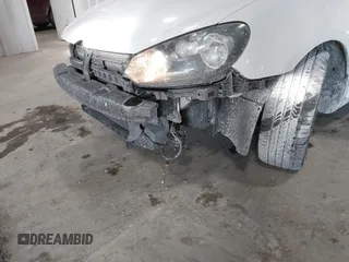 2013 Volkswagen Golf TDI с VIN WVWDM7AJ0DW137125, выставлен на аукционе IAAI как лот 41405747 с пробегом 122 069 миль миль и . История ставок и продаж доступна на DreamBid. Изображение 21.