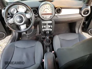 2009 MINI Convertible с VIN WMWMR335X9TU95882, выставлен на аукционе Copart как лот 85075864 с пробегом 101 873 миль миль и Чистый • Clean title. История ставок и продаж доступна на DreamBid. Изображение 8.