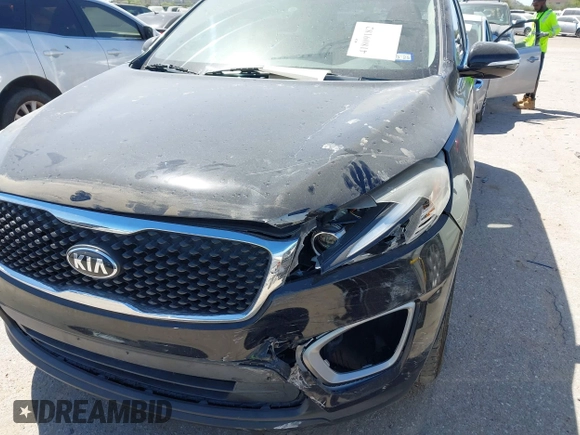 2018 Kia Sorento LX with VIN 5XYPG4A39JG339619, listed as a IAAI auction lot 41809182 with 126,954 mi miles. Bid and sale history available at carsss.com. Image 6.