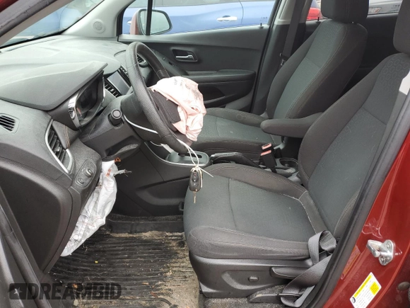 2021 Chevrolet Trax LS z VIN KL7CJKSB5MB327988, wystawiony jako Copart lot #56778645 z przebiegiem 26 312 mil mil oraz Nie do naprawy • Non repairable. Historia ofert i sprzedaży dostępna na DreamBid. Obrazek 7.