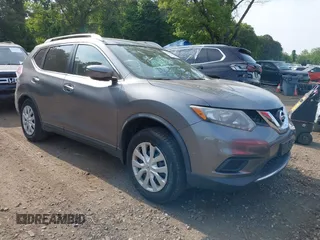 2016 Nissan Rogue SV z VIN KNMAT2MV5GP609471, wystawiony jako IAAI lot #42407514 z przebiegiem 45 529 mil mil oraz . Historia ofert i sprzedaży dostępna na DreamBid. Obrazek 1.