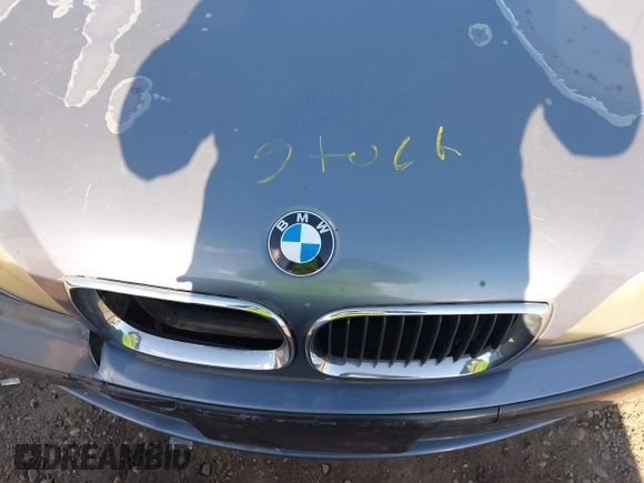 2004 BMW 3 Series 325xi with VIN WBAEU33434PM59530, listed as a IAAI auction lot 42310083 with Not provided miles and . Bid and sale history available at DreamBid. Image 10.