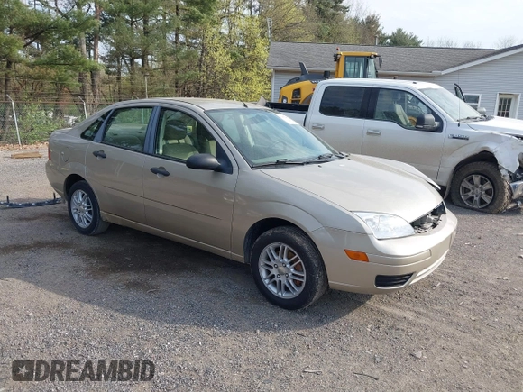 2007 Ford Focus S with VIN 1FAFP34N17W332474, listed as a IAAI auction lot 42052900 with 92,400 mi miles and . Bid and sale history available at carsss.com. Image 1.
