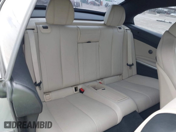 2014 BMW 4 Series 435i z VIN WBA3T3C55EP737428, wystawiony jako IAAI lot #41347382 z przebiegiem 129 513 mil mil oraz . Historia ofert i sprzedaży dostępna na DreamBid. Obrazek 8.