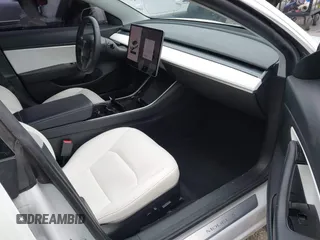 2020 Tesla Model 3 Performance z VIN 5YJ3E1EC4LF625109, wystawiony jako IAAI lot #41735149 z przebiegiem 95 010 mil mil oraz . Historia ofert i sprzedaży dostępna na DreamBid. Obrazek 5.
